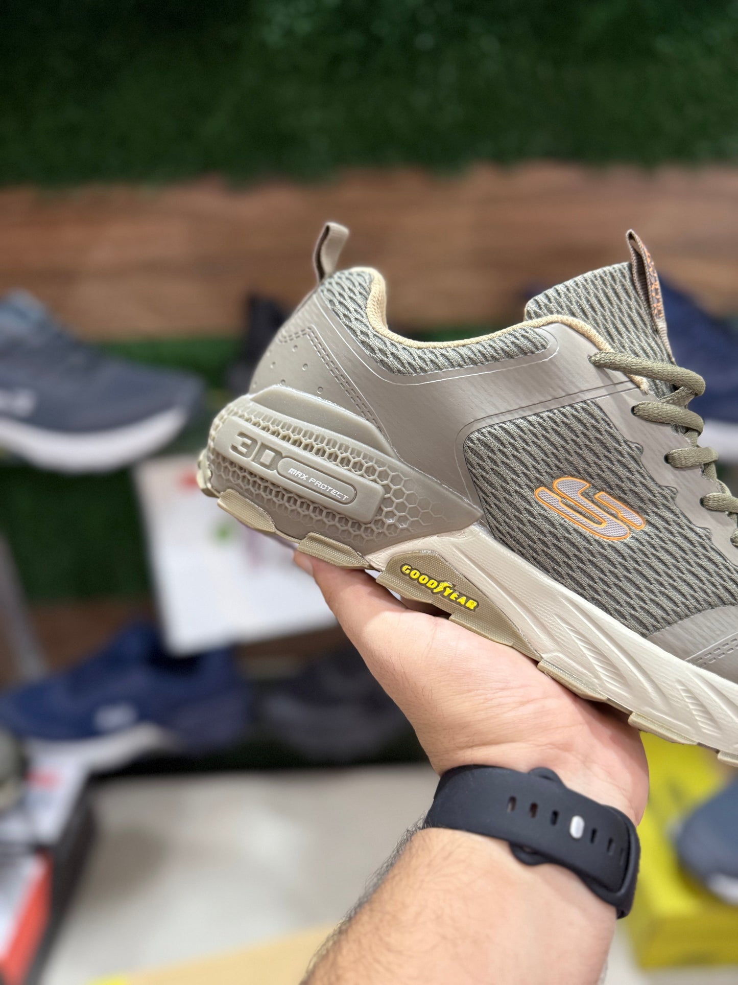 Skechers (3D Max Protect) Memory foam Inner sole