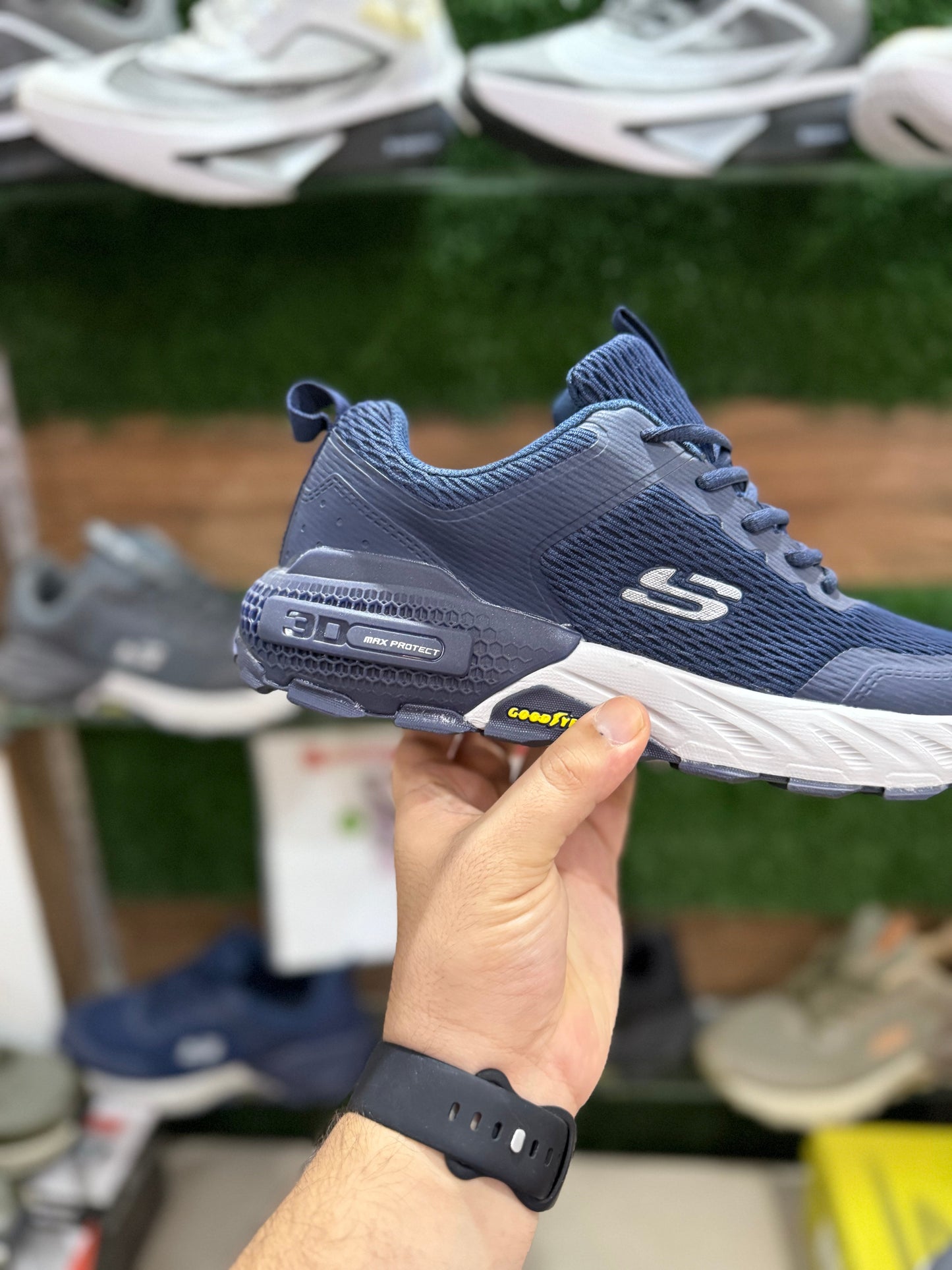 Skechers (3D Max Protect) Memory foam Inner sole