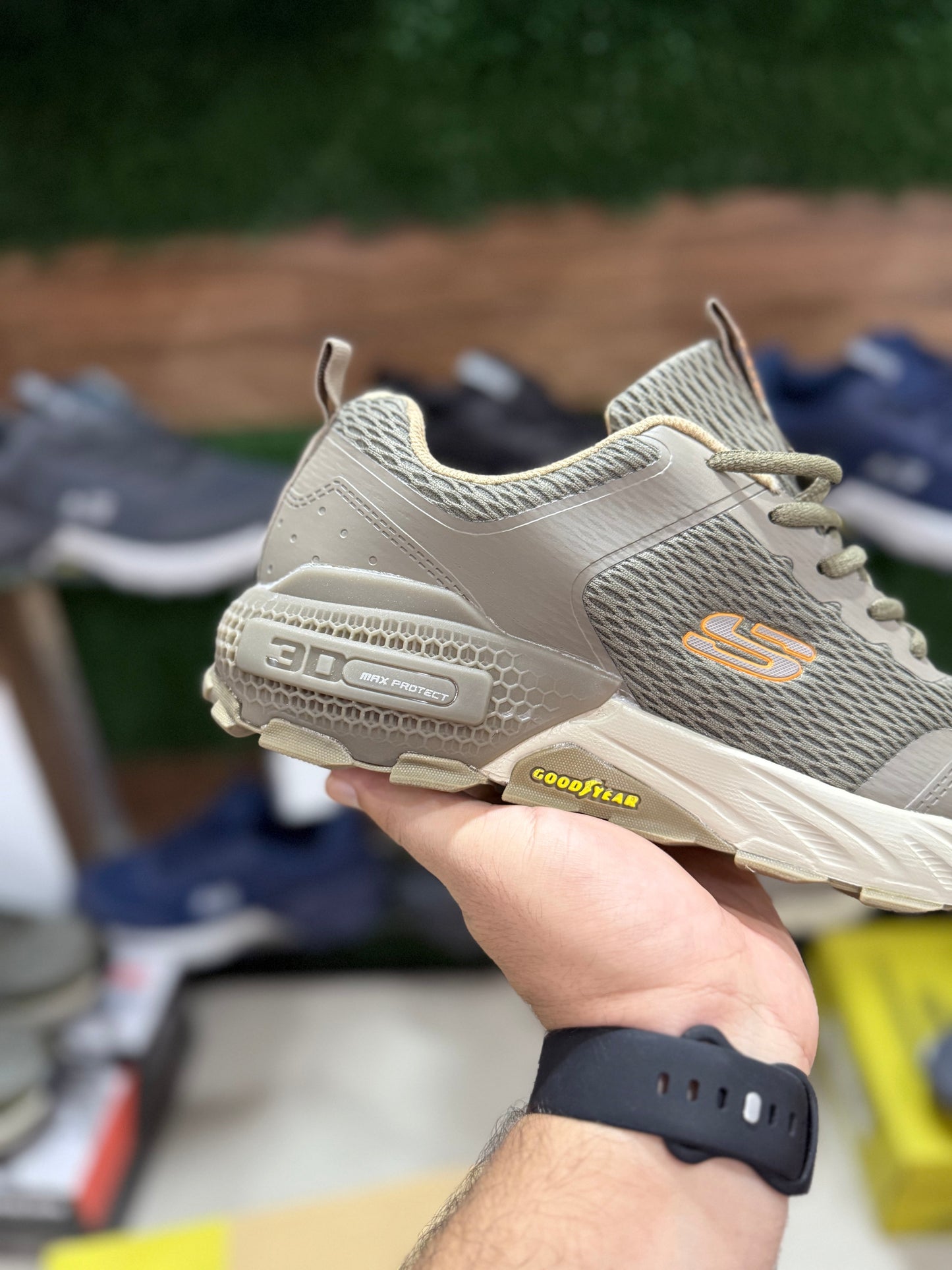 Skechers (3D Max Protect) Memory foam Inner sole