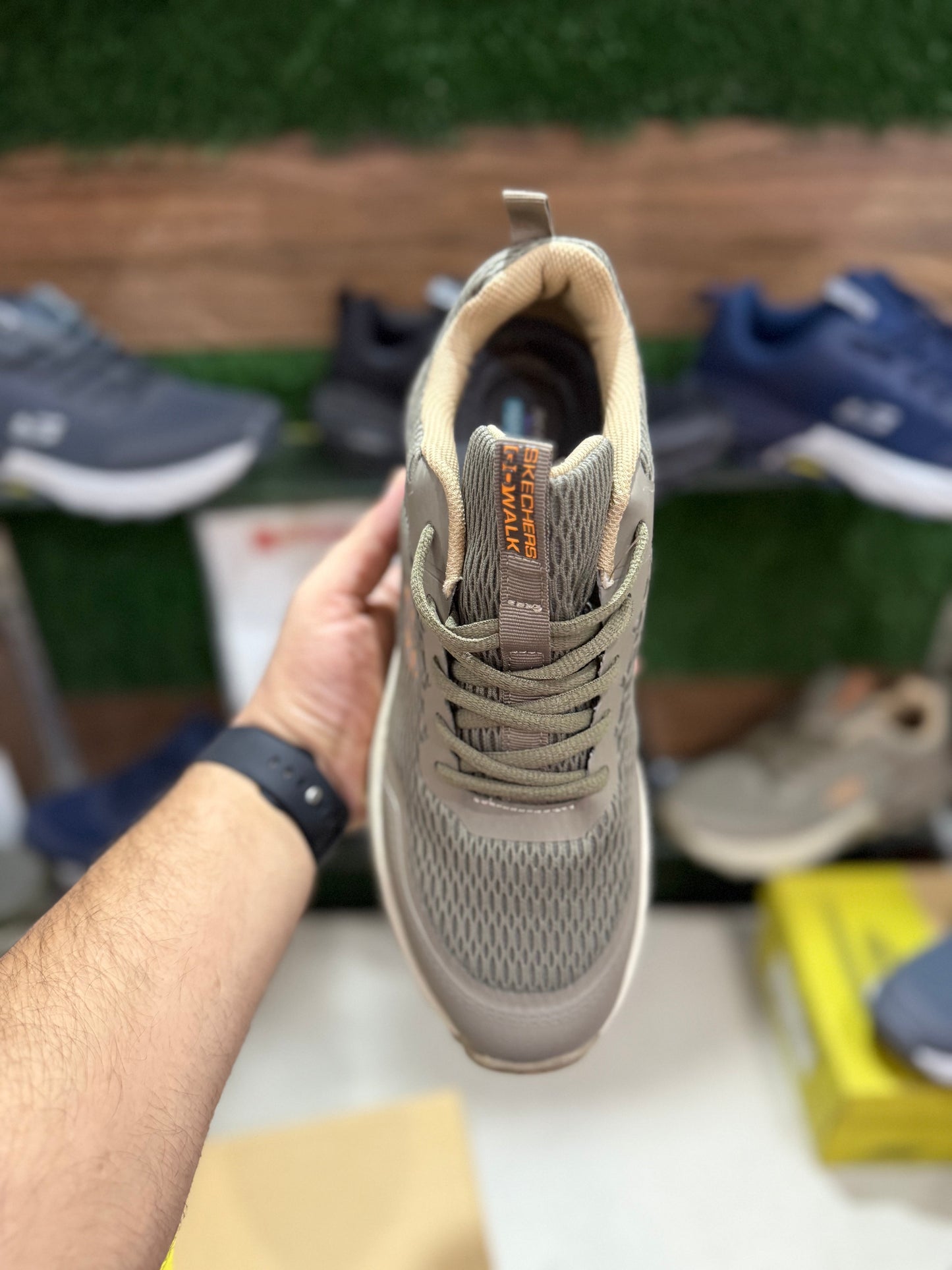 Skechers (3D Max Protect) Memory foam Inner sole