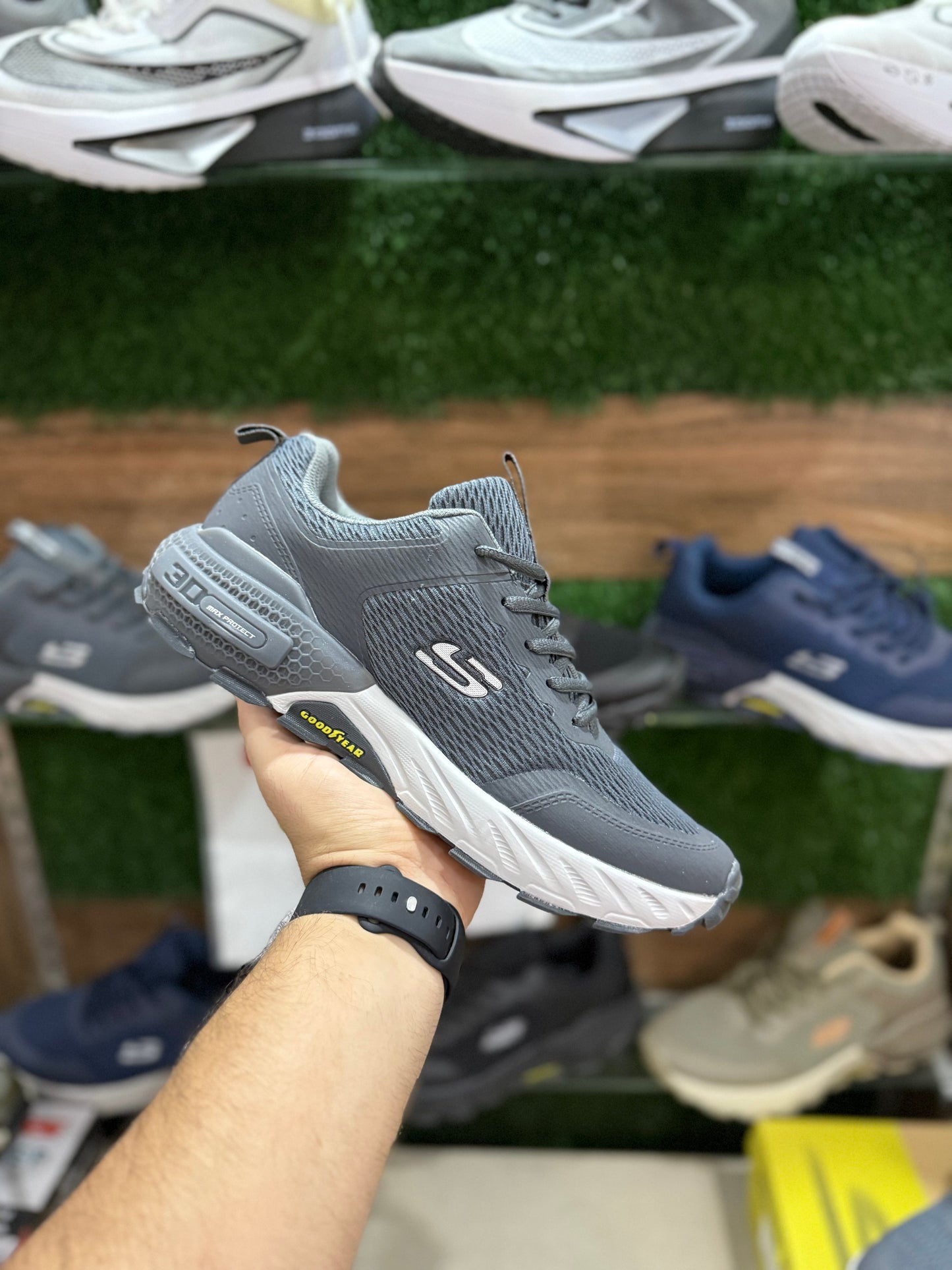 Skechers (3D Max Protect) Memory foam Inner sole