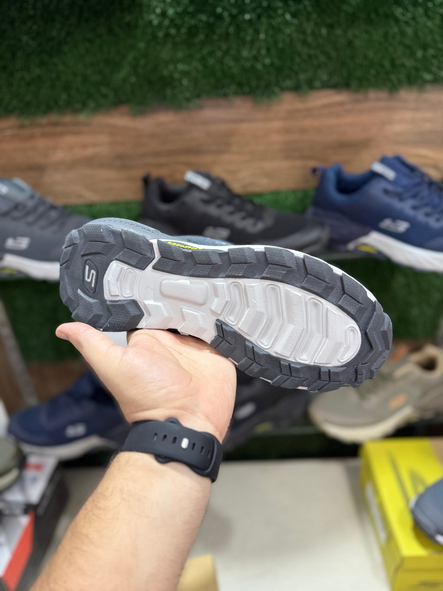 Skechers (3D Max Protect) Memory foam Inner sole